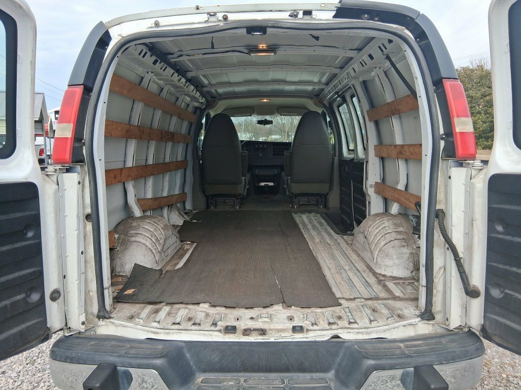 2014 GMC Savana Image 13