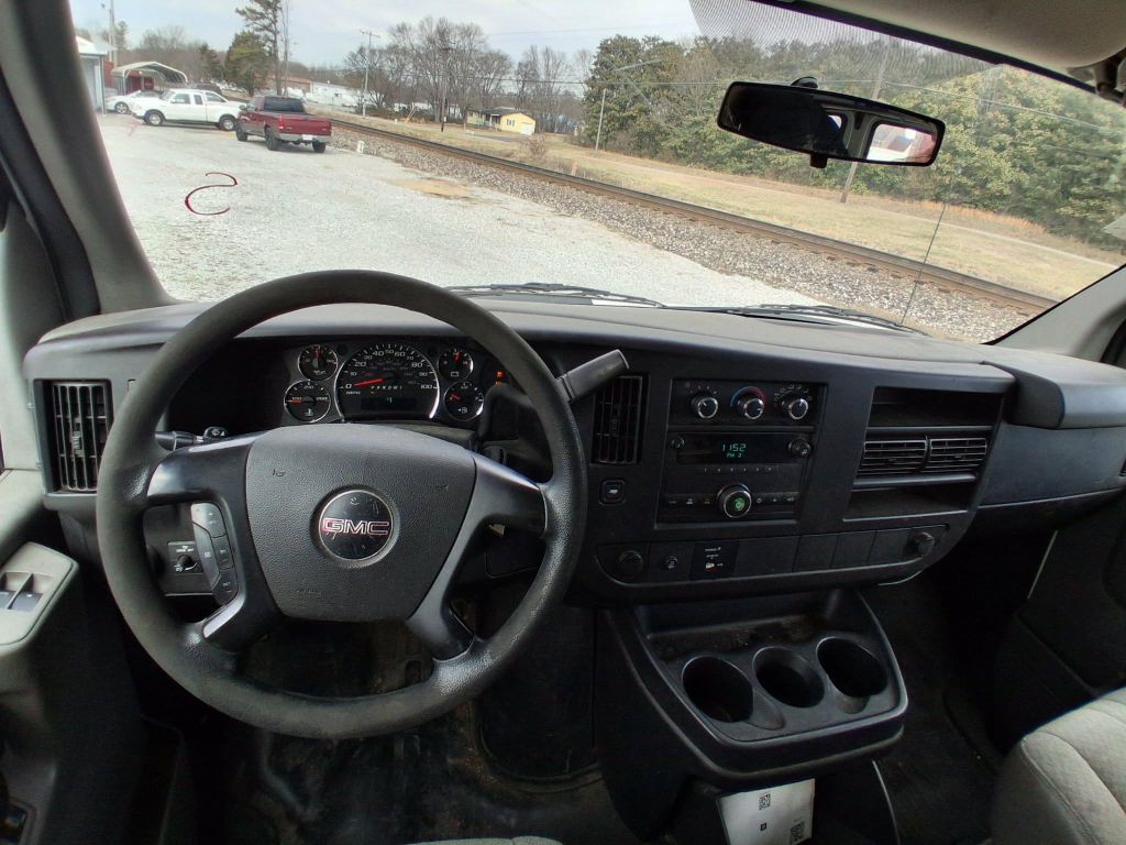 2014 GMC Savana Image 14