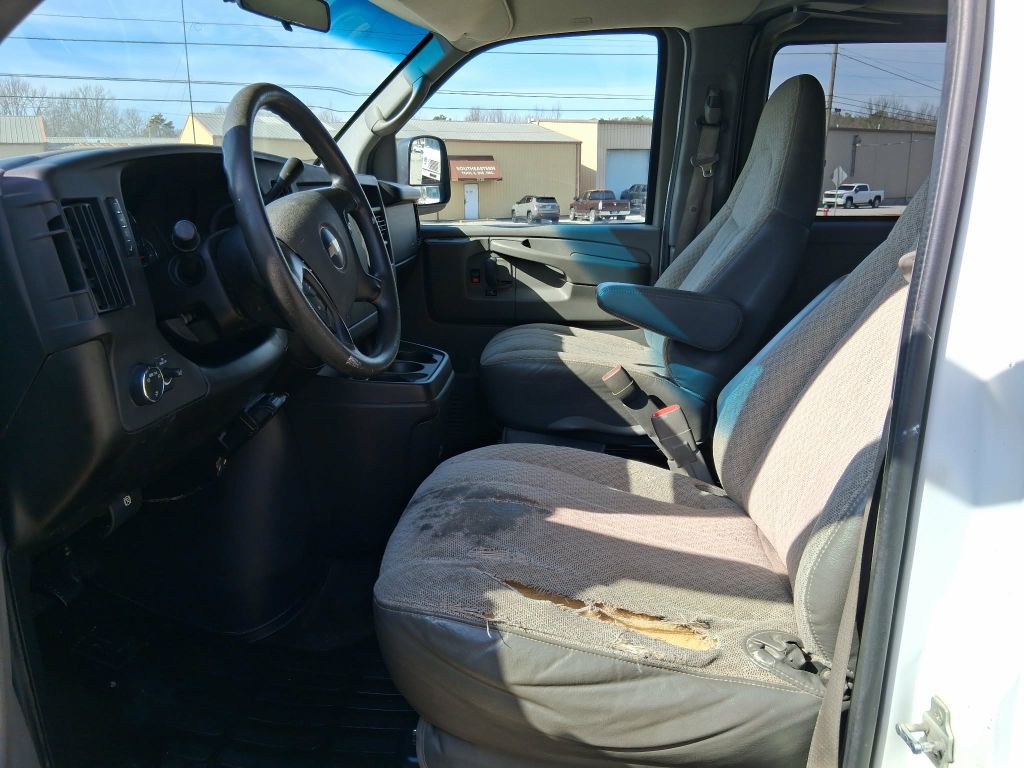 2008 Chevrolet Express Image 6