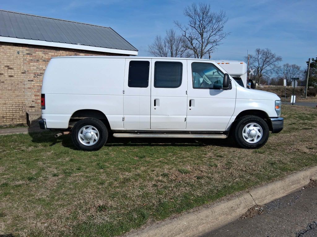 2008 Ford Econoline Image 1