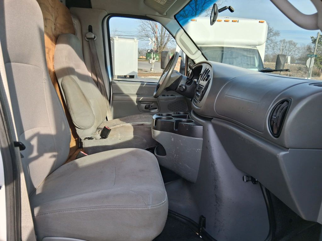 2008 Ford Econoline Image 12