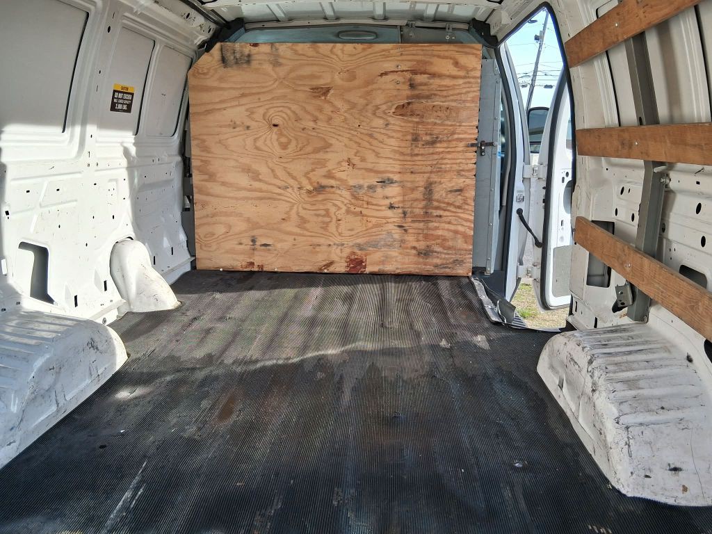 2008 Ford Econoline Image 15