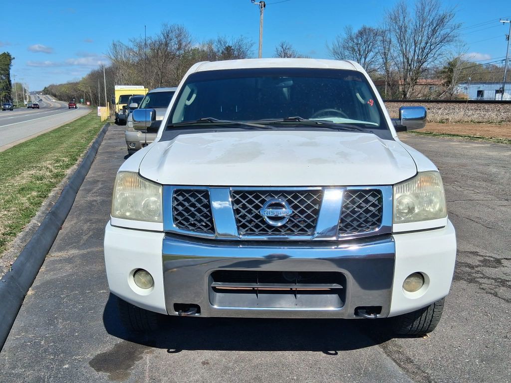 2004 Nissan Titan Image 2