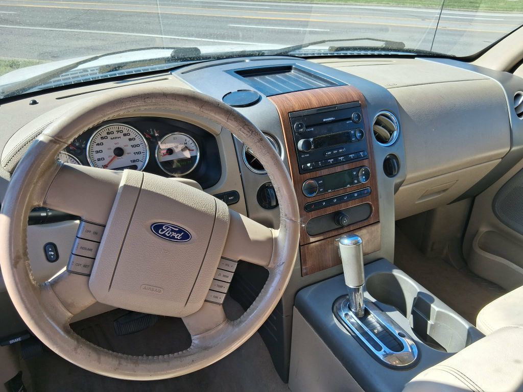 2004 Ford F-150 Image 8