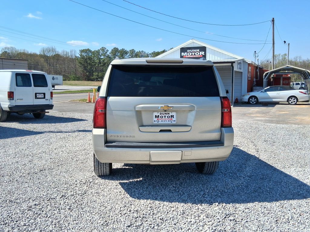 2015 Chevrolet Suburban Image 3