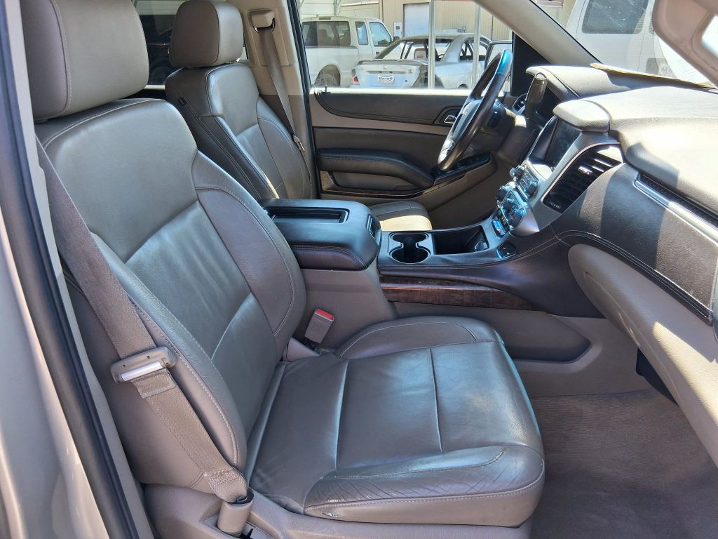 2015 Chevrolet Suburban Image 12