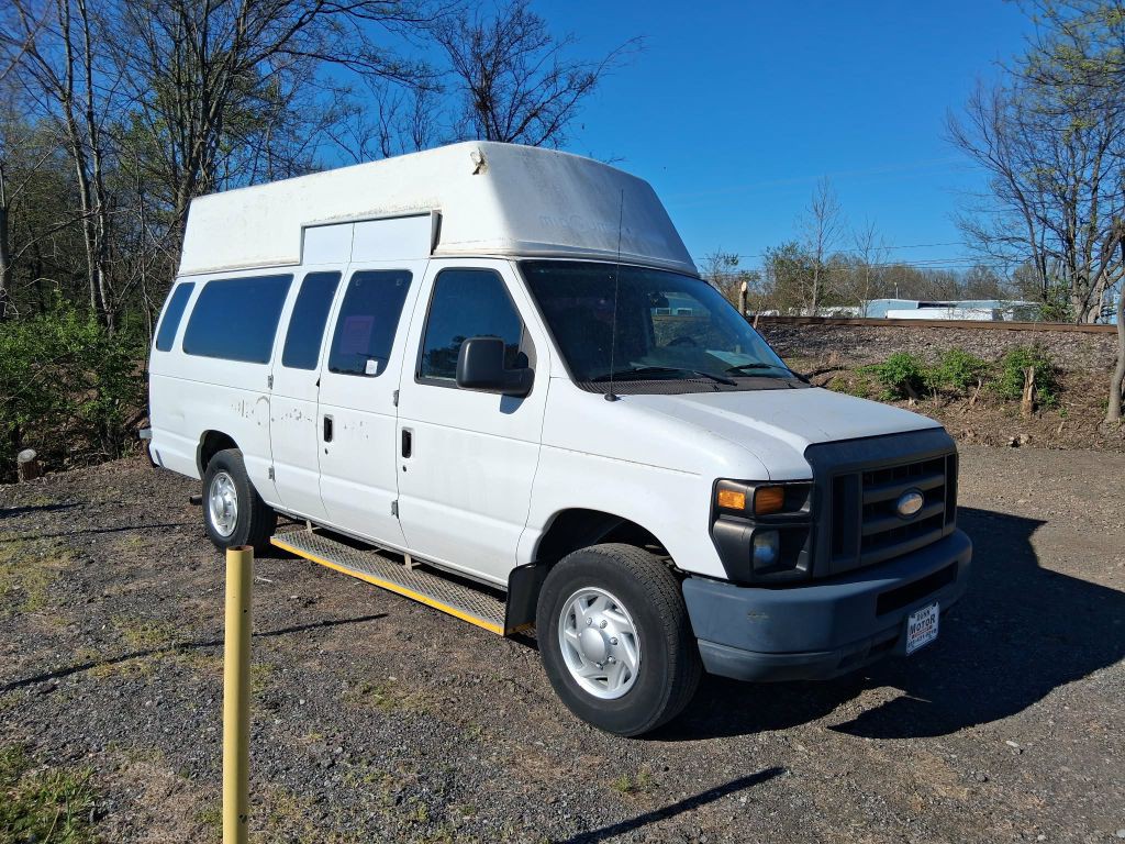 2014 Ford Econoline Image 1