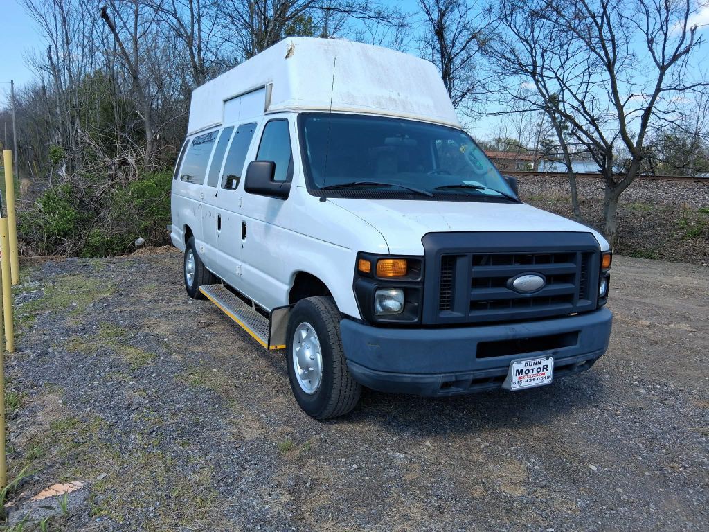 2014 Ford Econoline Image 2