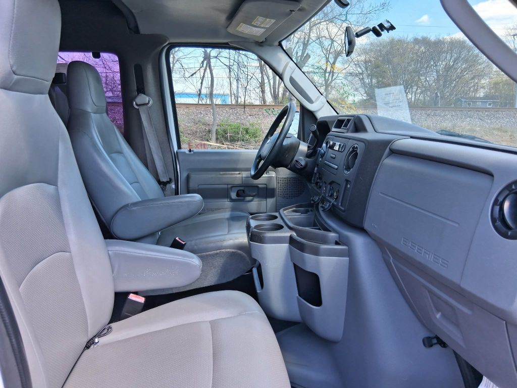 2014 Ford Econoline Image 6