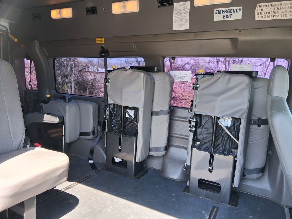 2014 Ford Econoline Image 9