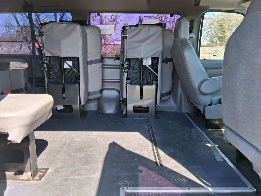 2014 Ford Econoline Image 10