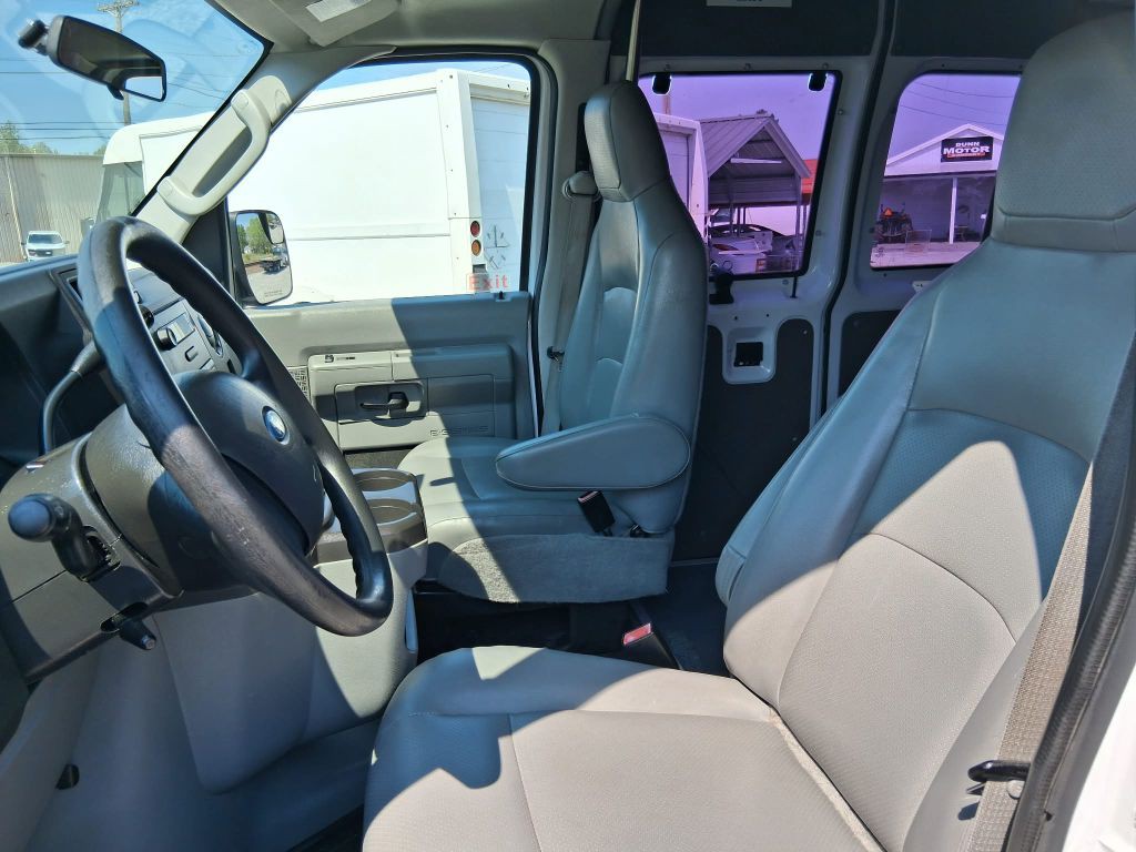 2014 Ford Econoline Image 9