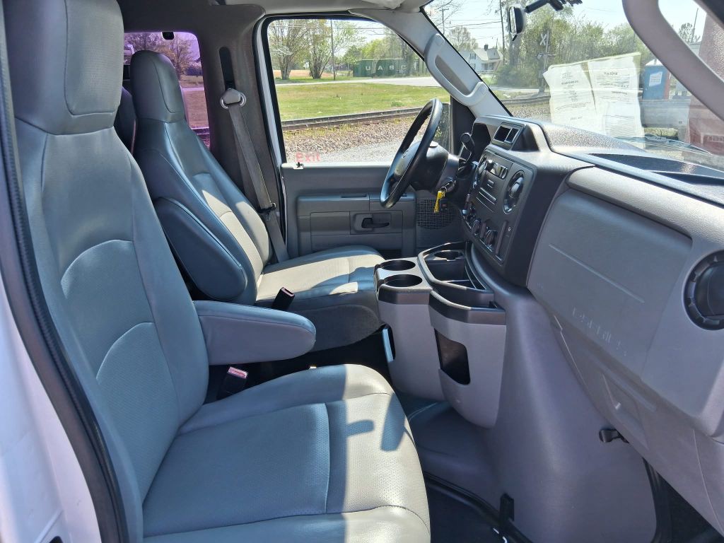 2014 Ford Econoline Image 11