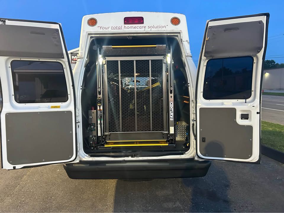 2014 Ford Econoline Image 15