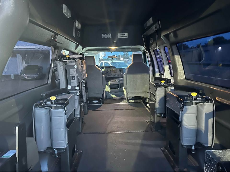 2014 Ford Econoline Image 20
