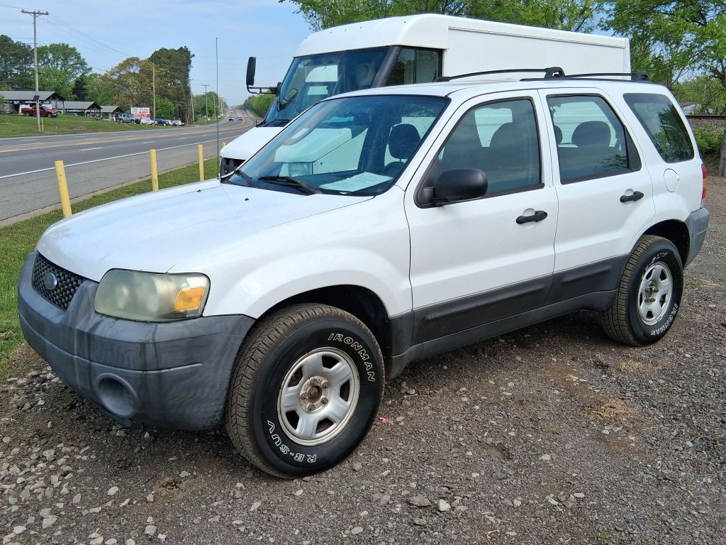 2005 Ford Escape Image 1