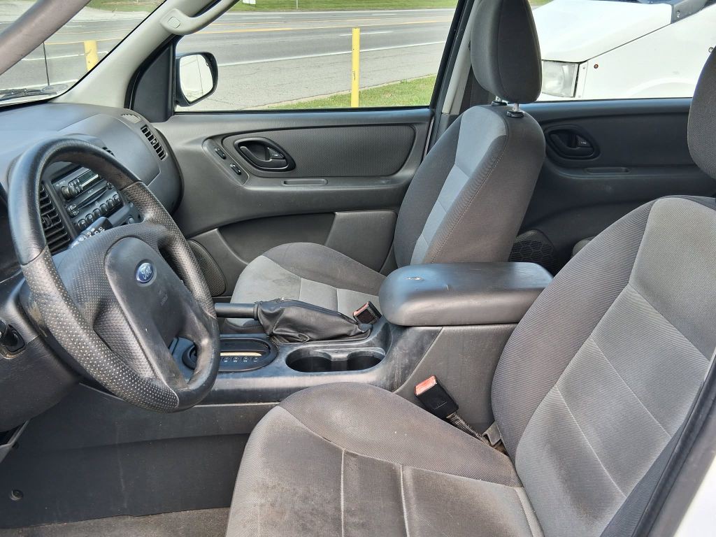2005 Ford Escape Image 7