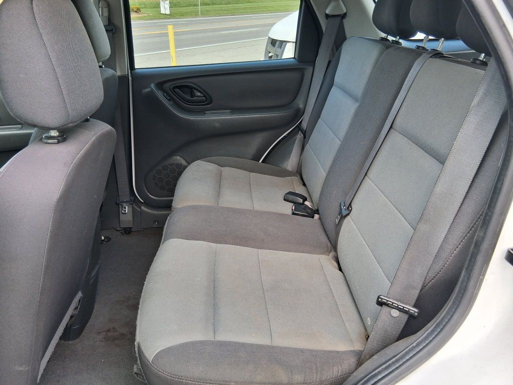 2005 Ford Escape Image 9
