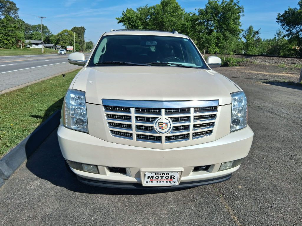 2013 Cadillac Escalade Image 2