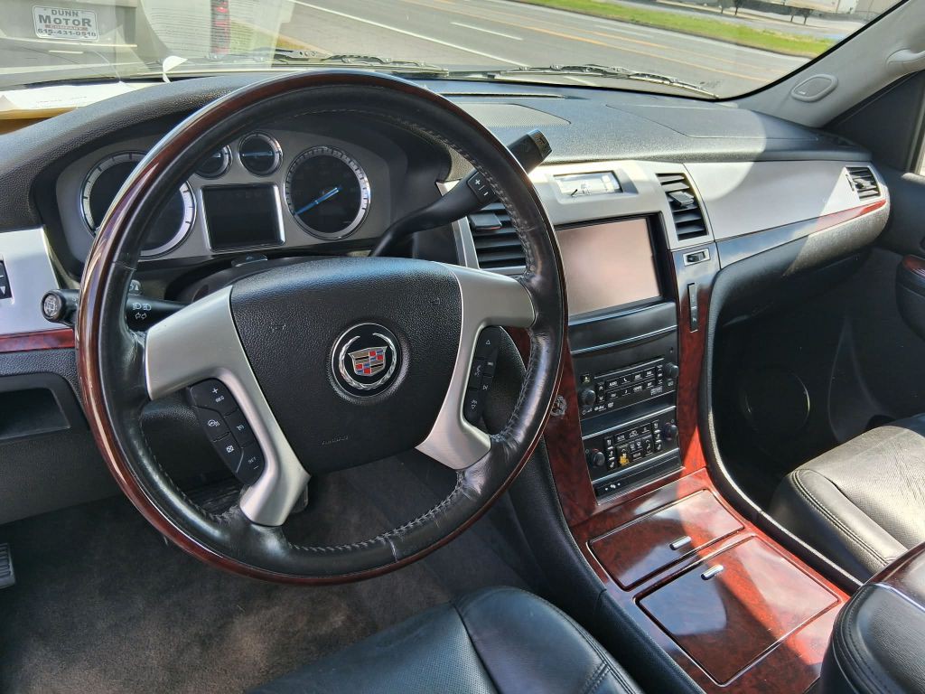2013 Cadillac Escalade Image 7