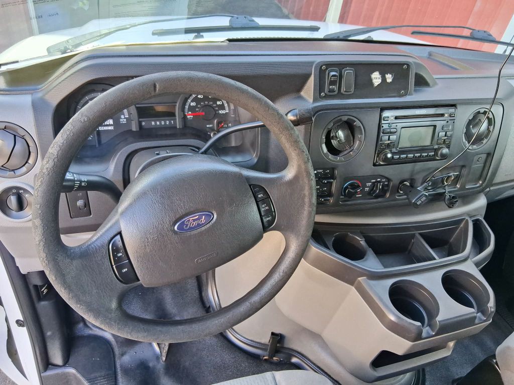 2011 Ford Econoline Image 8