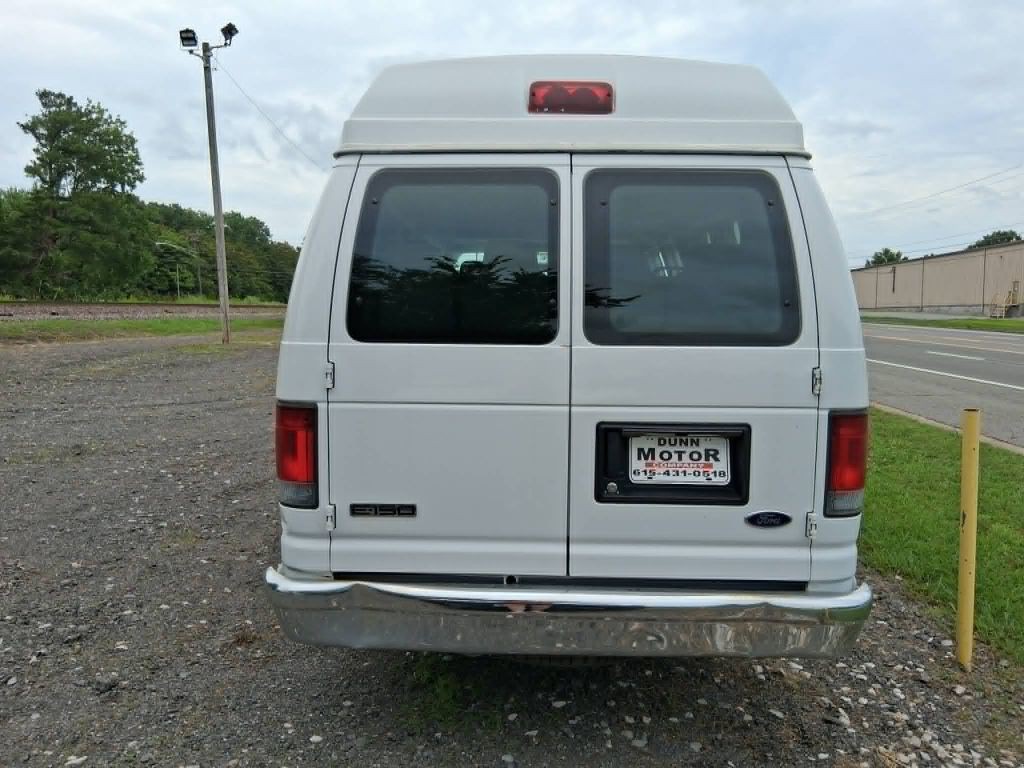 2011 Ford Econoline Image 5