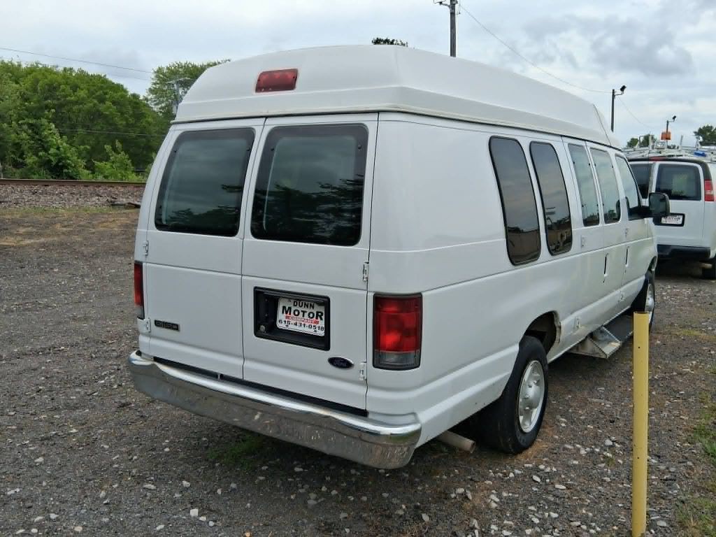 2011 Ford Econoline Image 6