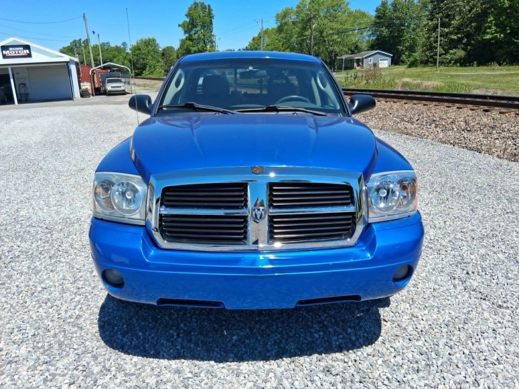 2007 Dodge Dakota Image 2