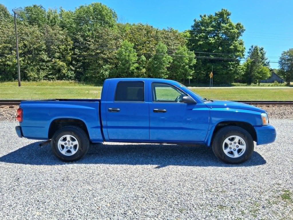 2007 Dodge Dakota Image 4