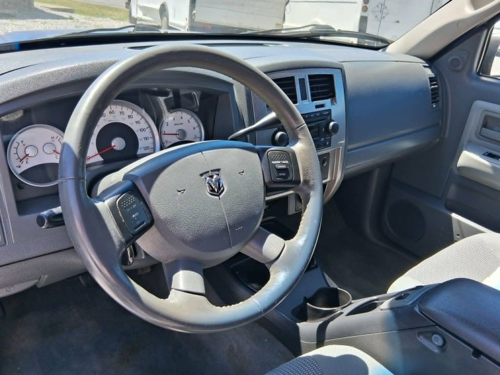 2007 Dodge Dakota Image 9