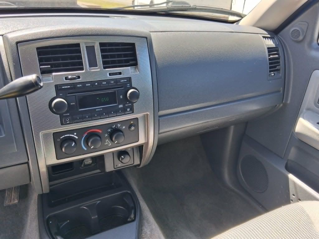 2007 Dodge Dakota Image 10