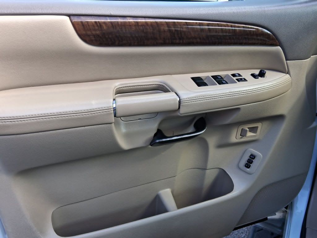 2012 Nissan Armada Image 6