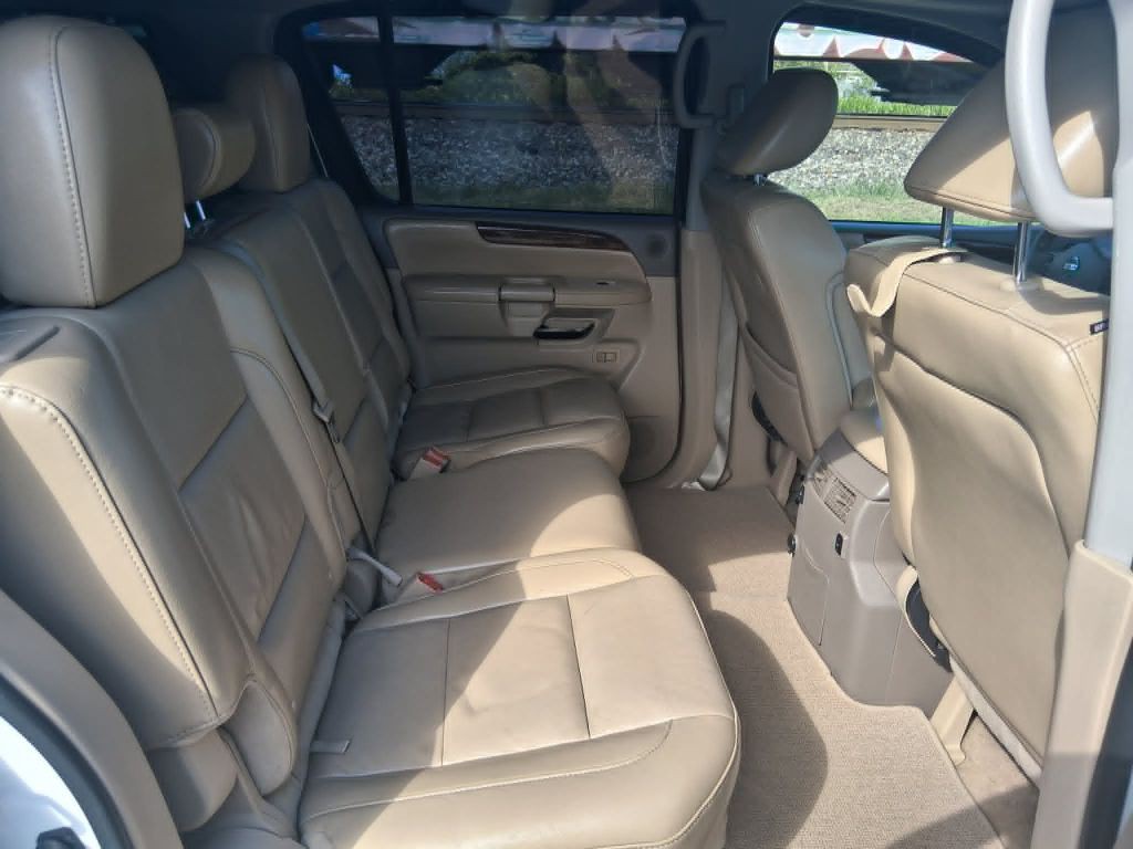 2012 Nissan Armada Image 10