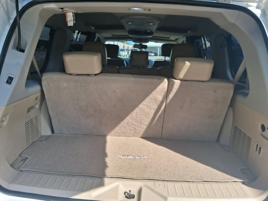 2012 Nissan Armada Image 11