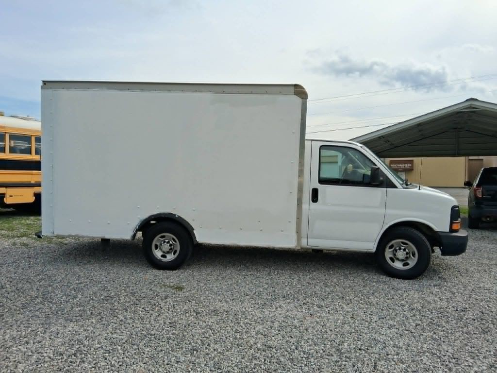 2016 Chevrolet Express Image 6