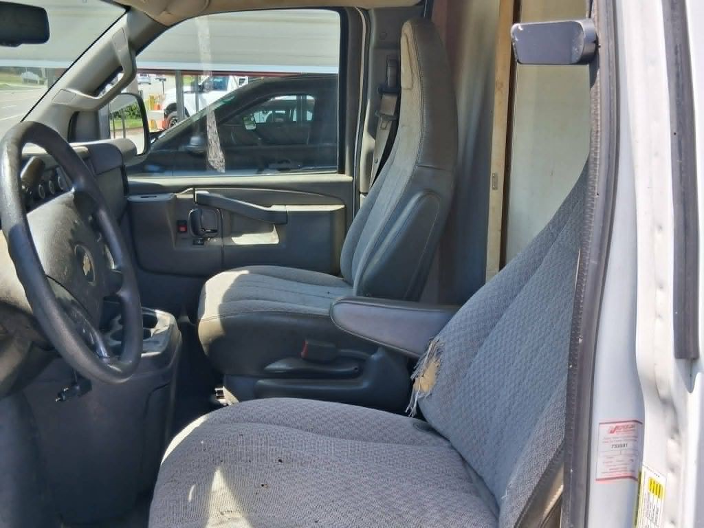 2016 Chevrolet Express Image 8