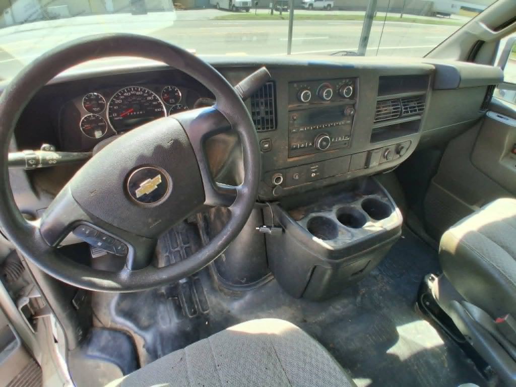 2016 Chevrolet Express Image 9