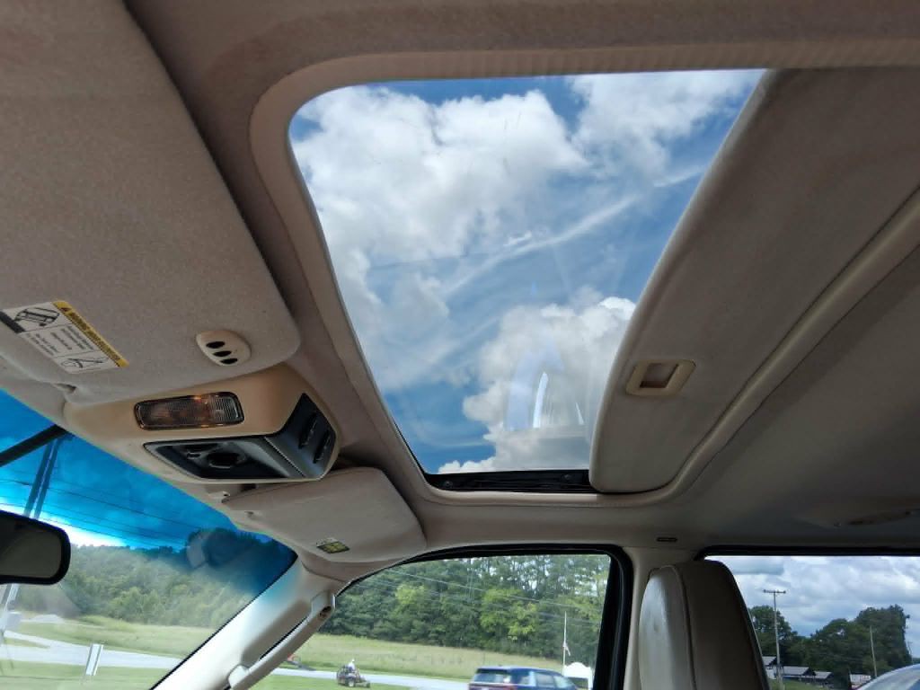 2003 Ford Expedition Image 9