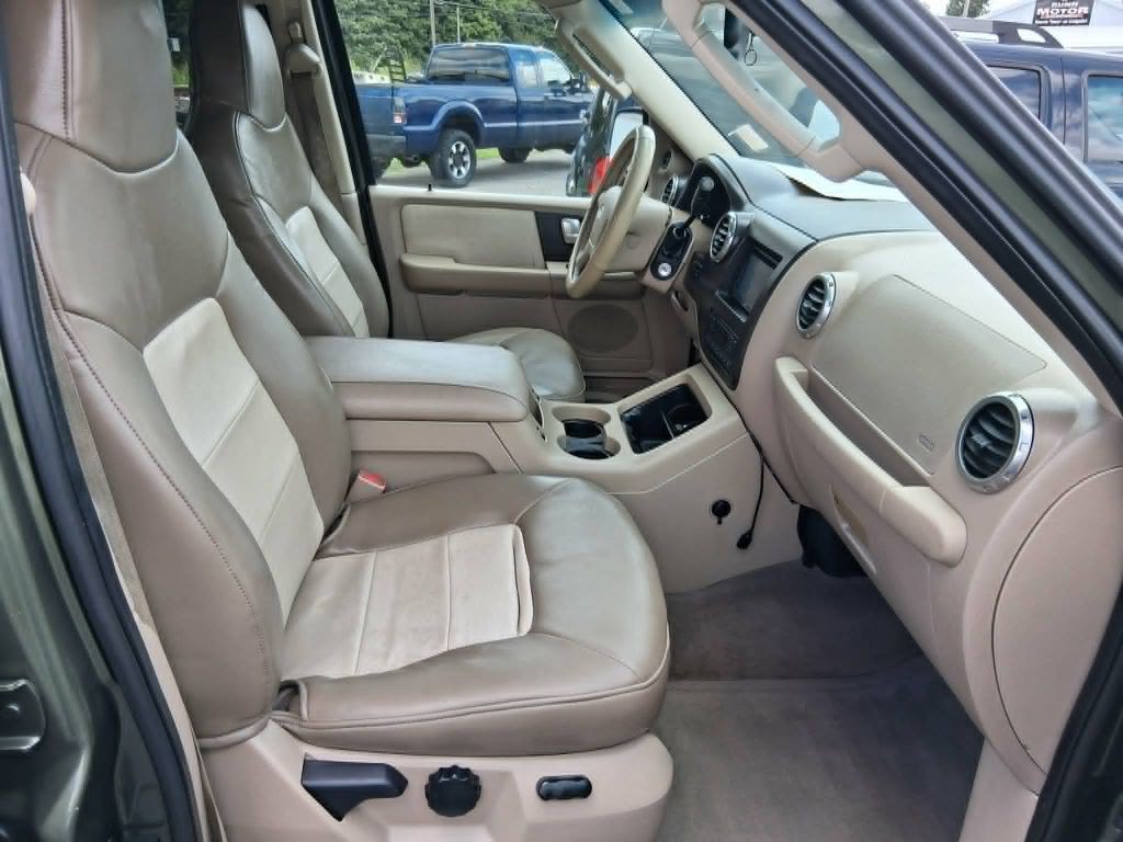 2003 Ford Expedition Image 13
