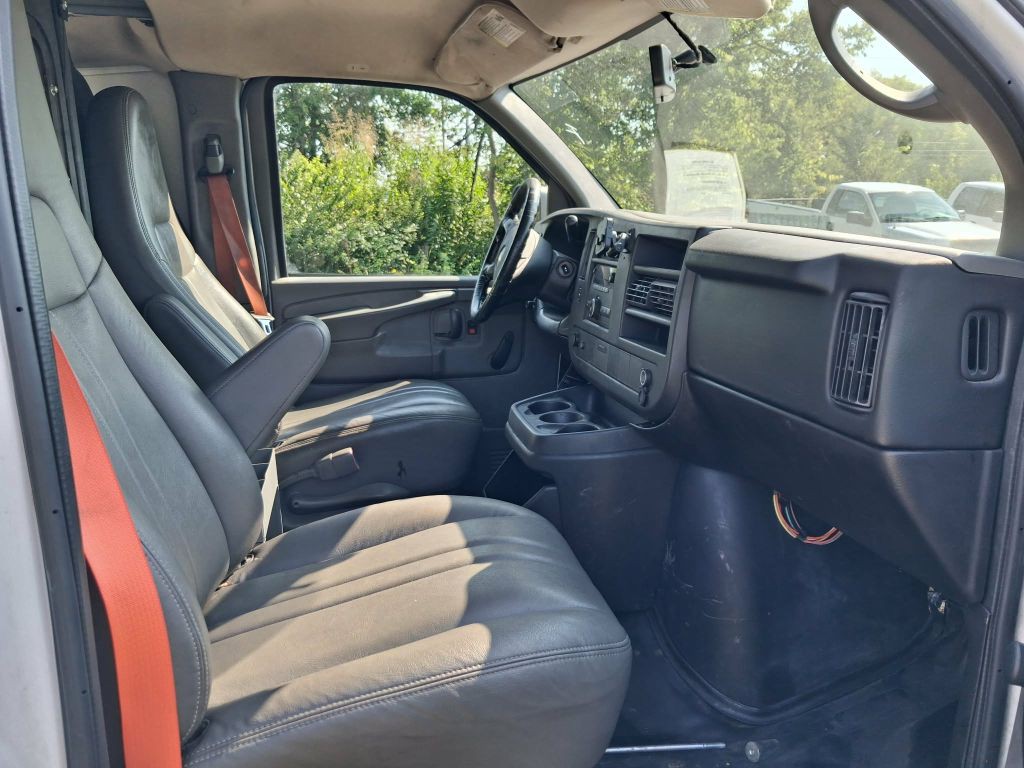 2014 Chevrolet Express Image 8