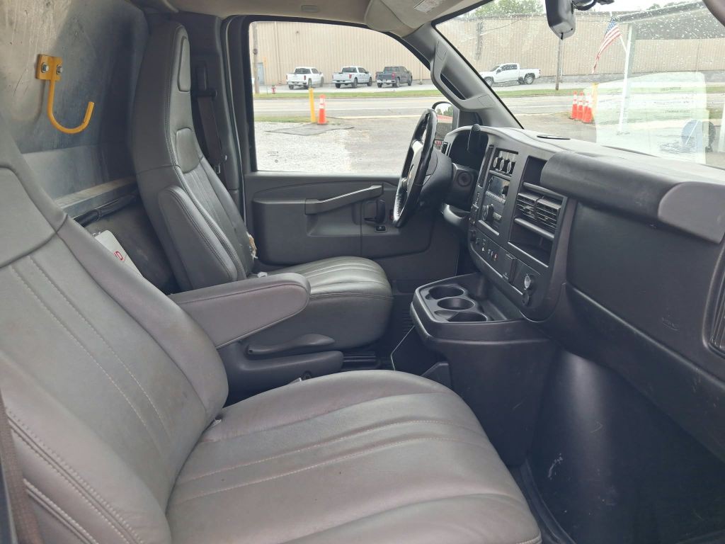 2019 Chevrolet Express Image 7