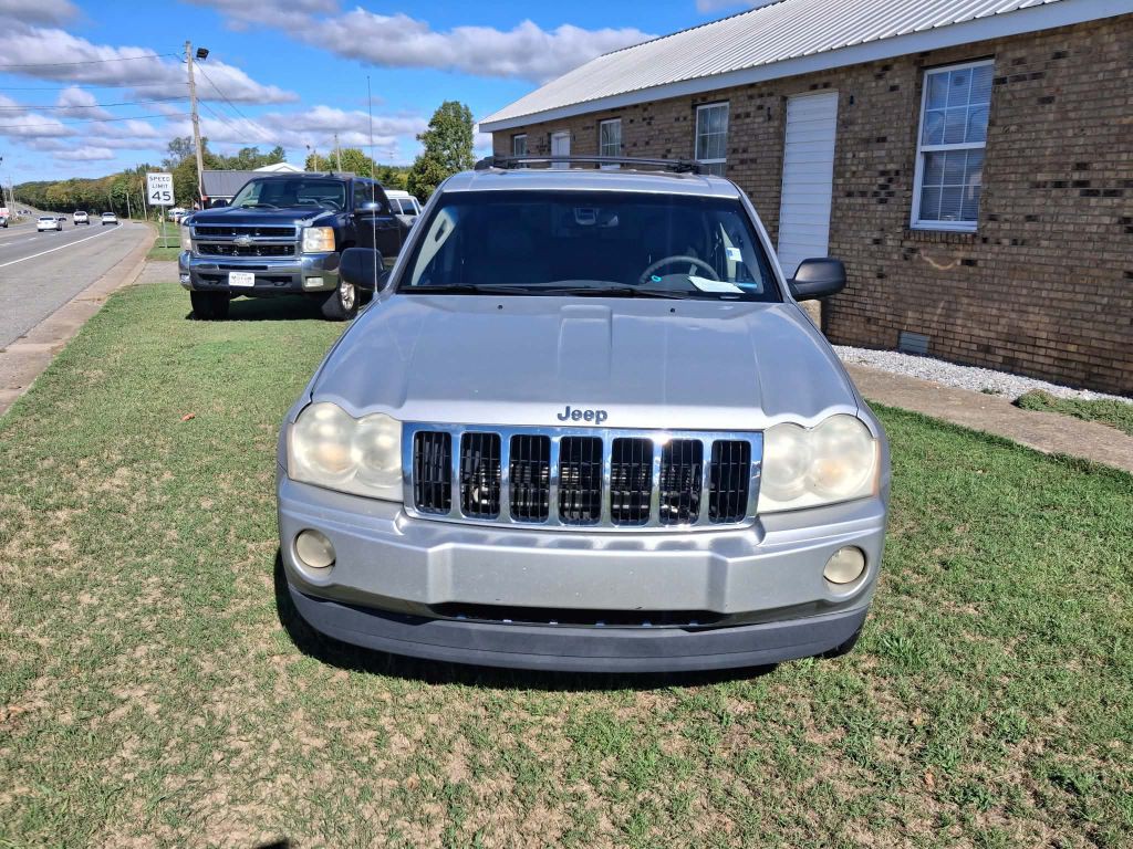 2007 Jeep Grand Cherokee Image 2