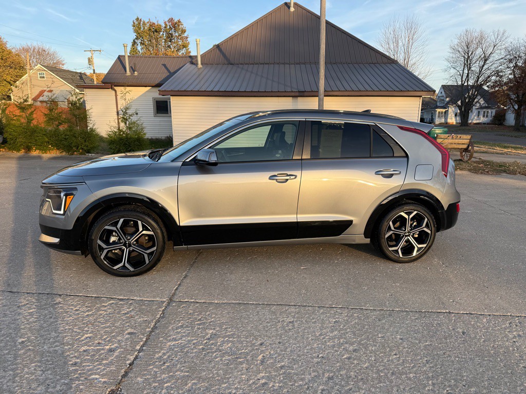 2023 Kia Niro Image 1