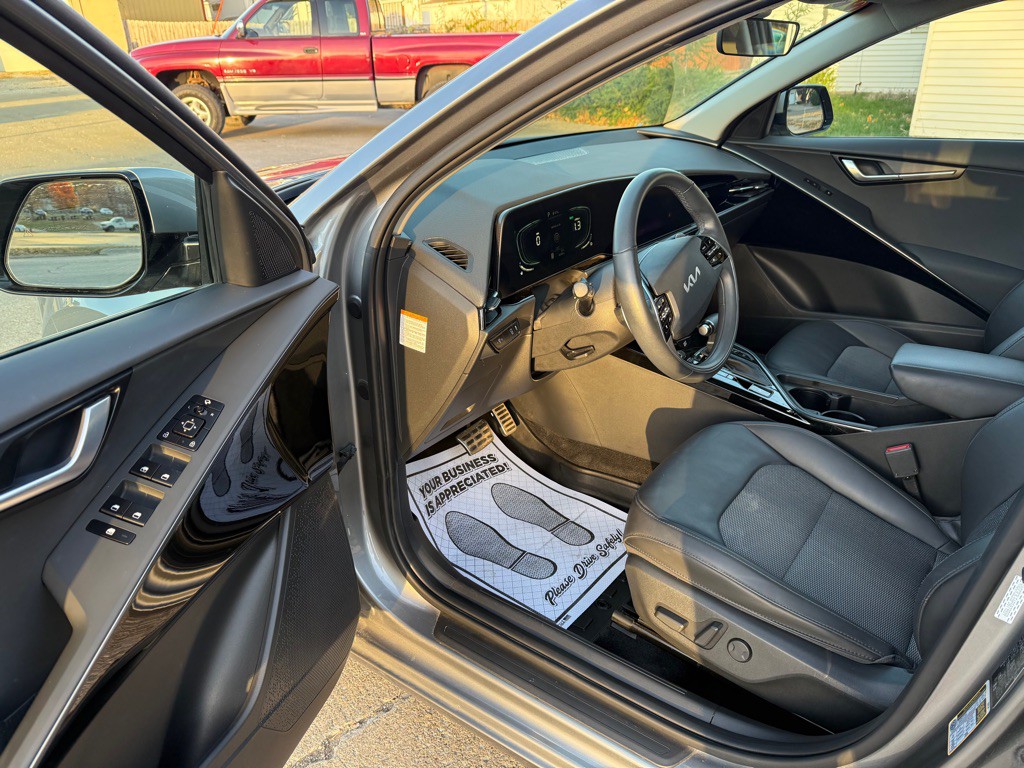2023 Kia Niro Image 8