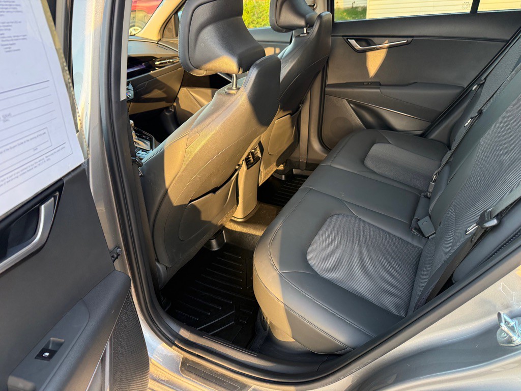2023 Kia Niro Image 13
