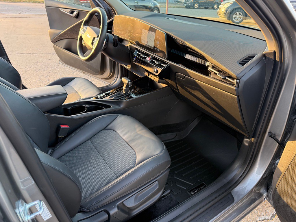 2023 Kia Niro Image 16