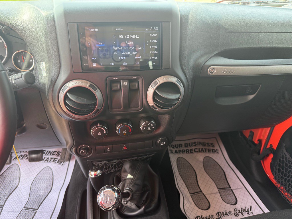 2015 Jeep Wrangler Image 10