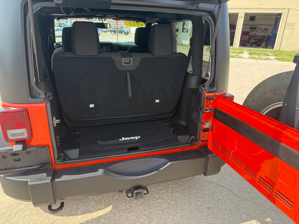 2015 Jeep Wrangler Image 11