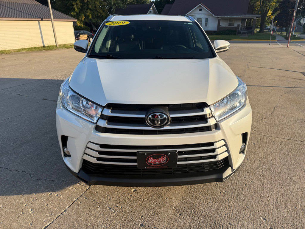2019 Toyota Highlander Image 2