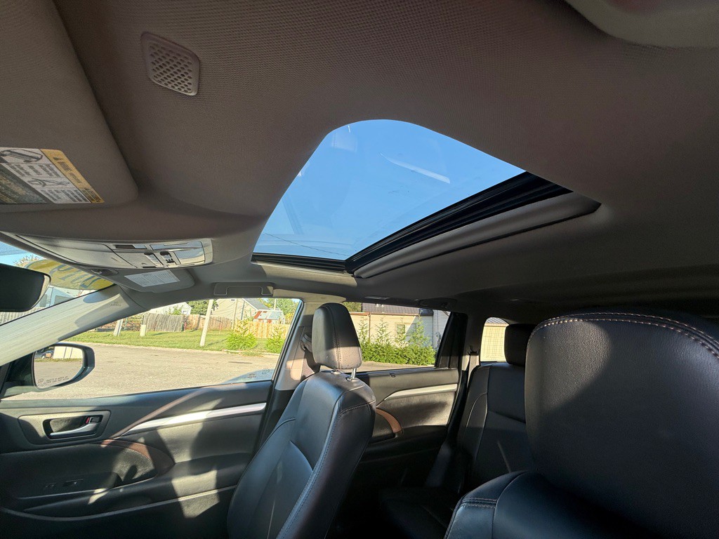 2019 Toyota Highlander Image 12